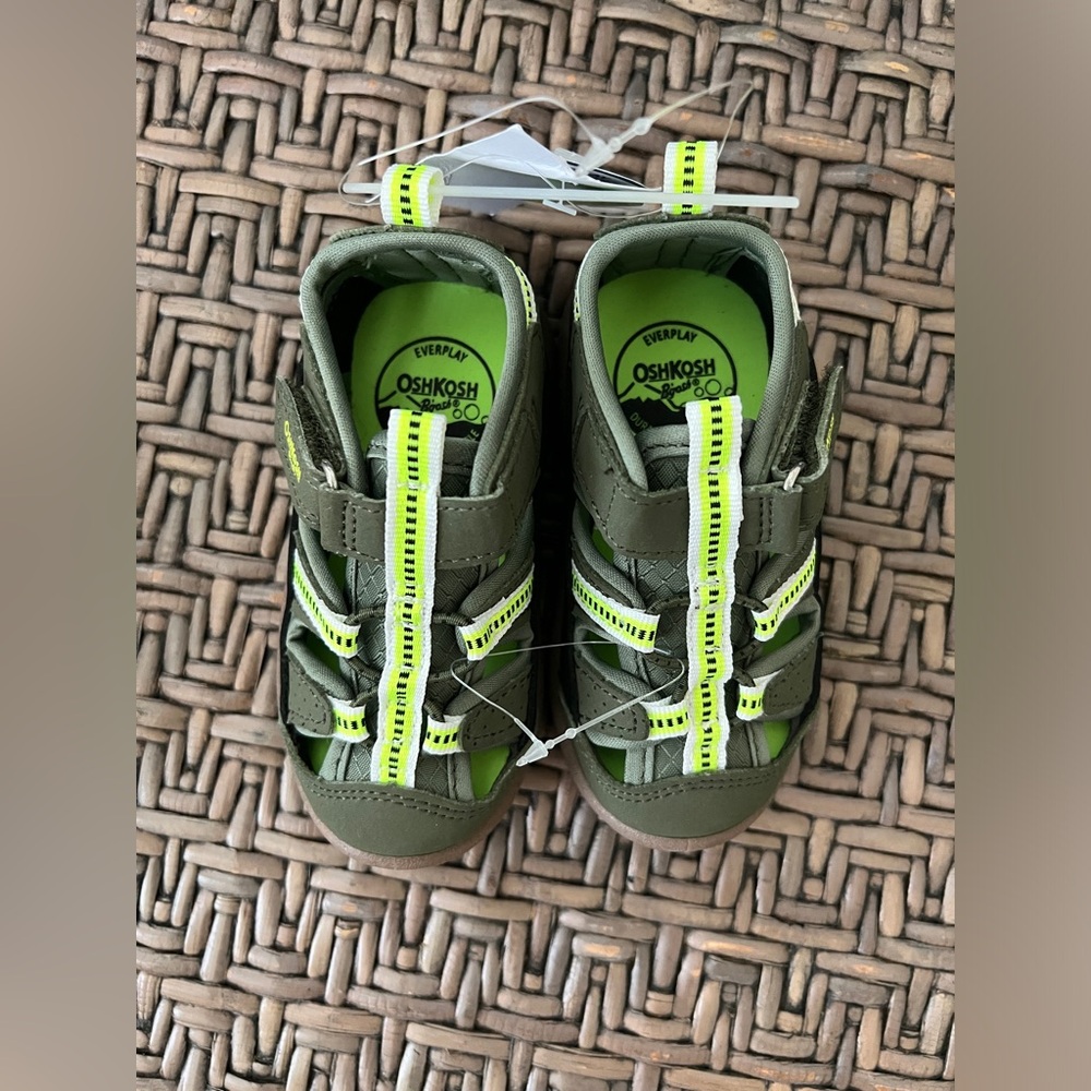 NWT Oshkosh Everplay Size 6 Toddler Shoes